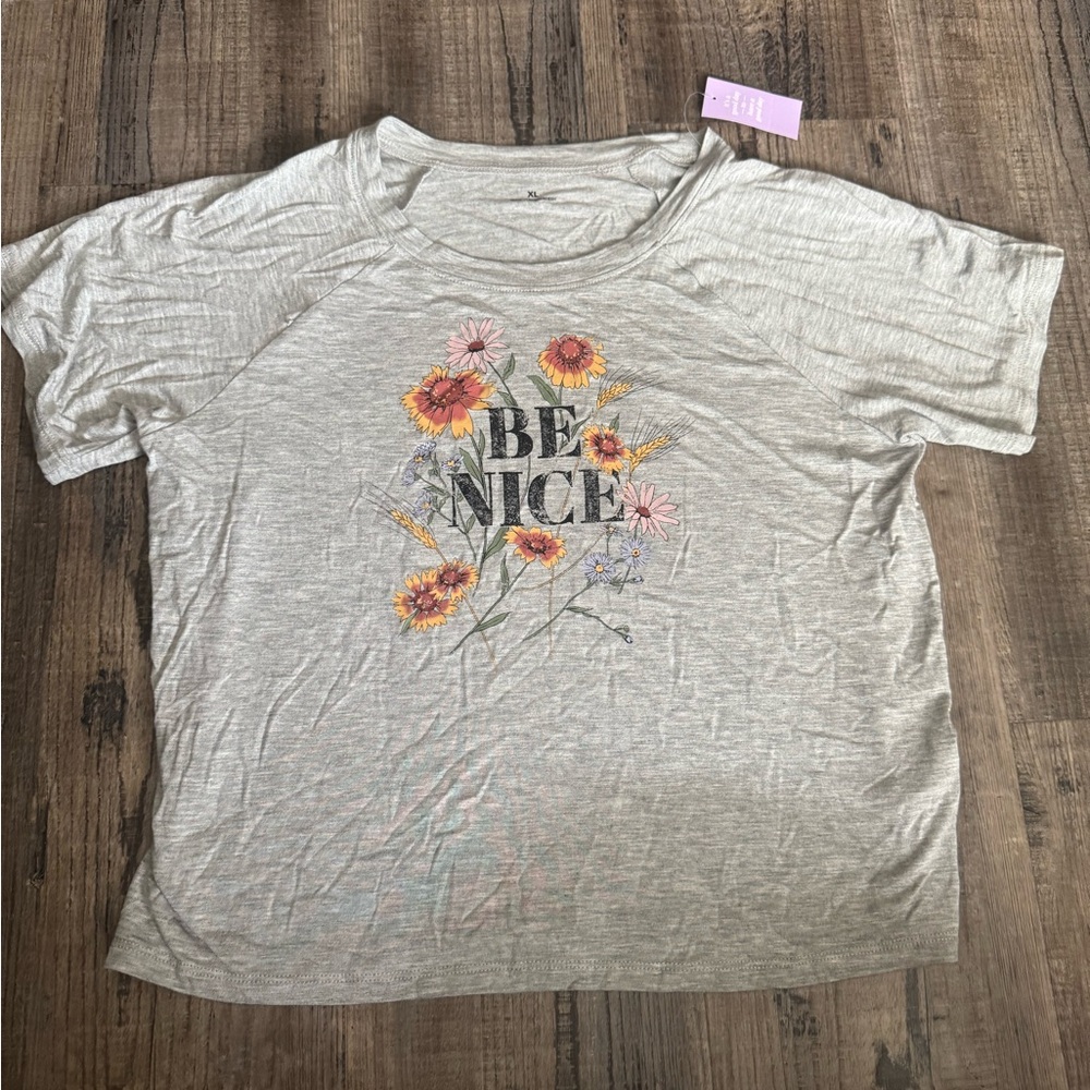 EVIE Gray Floral Graphic Tee
